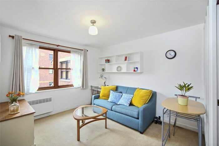 1 Bedroom Flat To Rent In Mayfield Road, London, W12