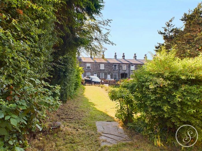 2 Bedroom Terraced House To Rent In Crofton Terrace, Shadwell, Leeds, LS17