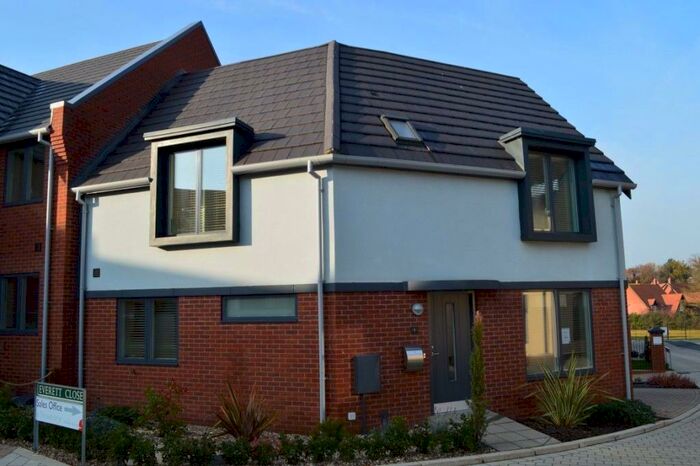 3 Bedroom Semi-Detached House To Rent In Sprowston, NR7