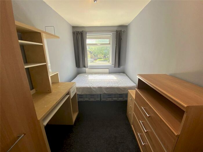 4 Bedroom Semi-Detached House To Rent In Brook Road, Fallowfield, M14