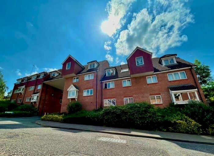 2 Bedroom Property To Rent In Lenborough Road, Buckingham, MK18