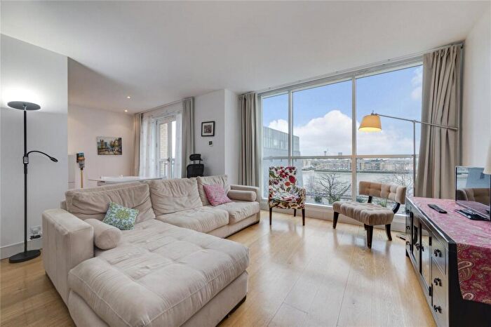 2 Bedroom Flat For Sale In Eaton House, Westferry Circus, E14