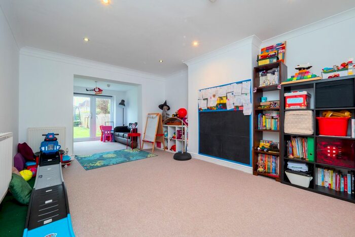 4 Bedroom Terraced House To Rent In Haynt Walk, London, SW20