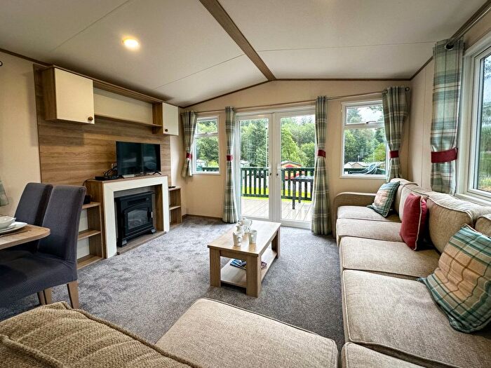 2 Bedroom Mobile/park Home For Sale In St. Catherines, Cairndow, PA25