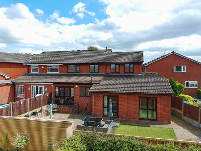 5 Bedroom Semi Detached House For Sale In St James Close, Thornham, Rochdale, OL16