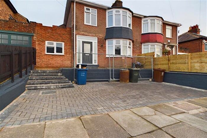 4 Bedroom Detached House To Rent In Stocksfield Avenue, Newcastle Upon Tyne, NE5