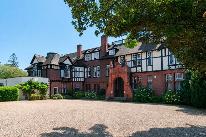 1 Bedroom Apartment For Sale In Bucklebury Place, Upper Woolhampton, Reading, Berkshire, RG7