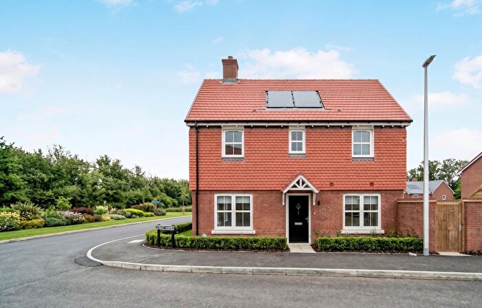 3 Bedroom Semi-Detached House To Rent In Thorpe Close, Stone Cross, BN24