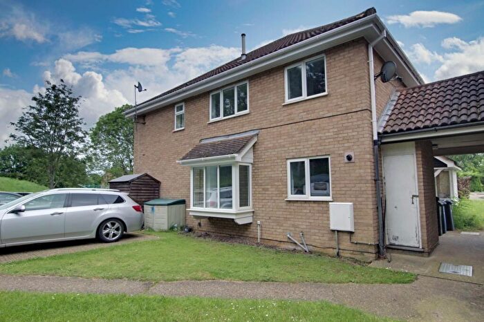 2 Bedroom Property To Rent In Meadowsweet, Eaton Ford, PE19