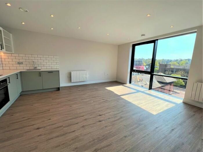 2 Bedroom Flat To Rent In Pembroke Broadway, Camberley, GU15