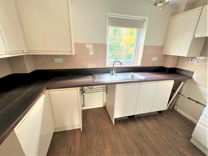 1 Bedroom Flat To Rent In Well Gardens, Plymouth, PL1