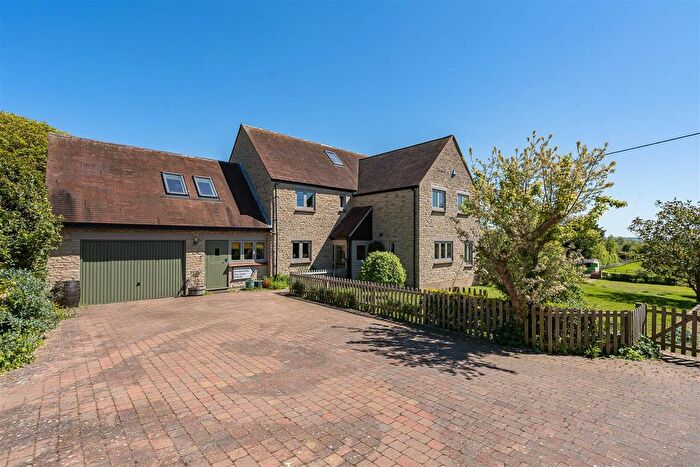 5 Bedroom Detached House For Sale In High Street, Charlton On Otmoor, OX5