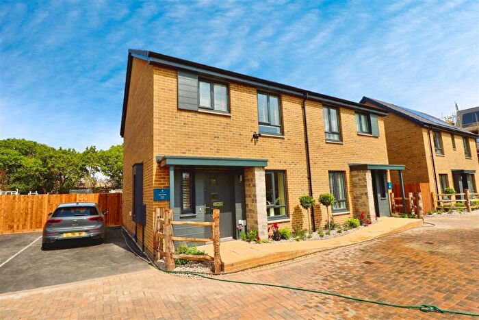 3 Bedroom Semi-Detached House For Sale In Kings Drive, Cardiff, CF3