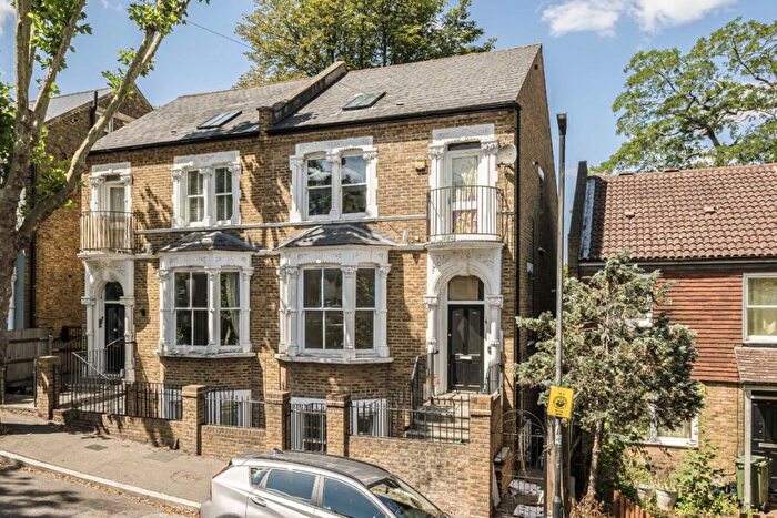 2 Bedroom Flat To Rent In Becondale Road, Norwood, SE19