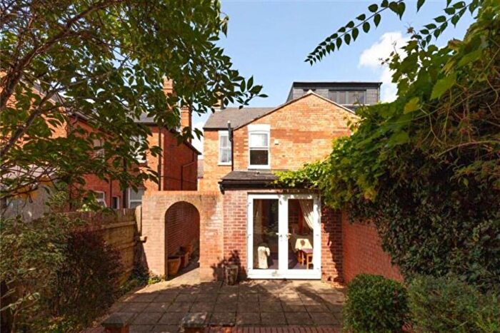 4 Bedroom Semi-Detached House To Rent In Bullingdon Road, Oxford, OX4