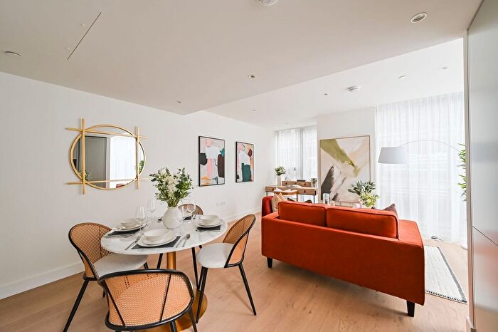 1 Bedroom Flat For Sale In South Quay Plaza, Canary Wharf, E14
