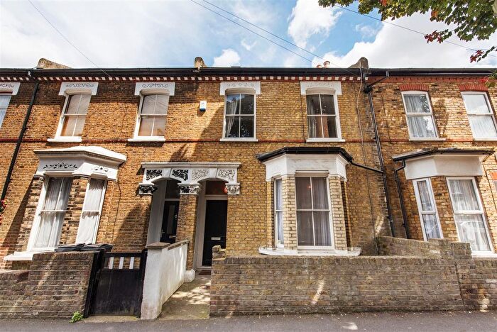 4 Bedroom Terraced House For Sale In Dalyell Road, SW9
