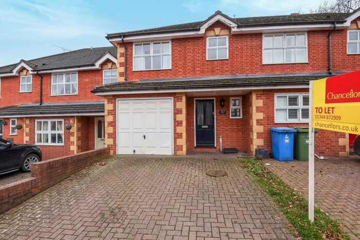 3 Bedroom End Of Terrace House To Rent In Ascot, Berkshire, SL5