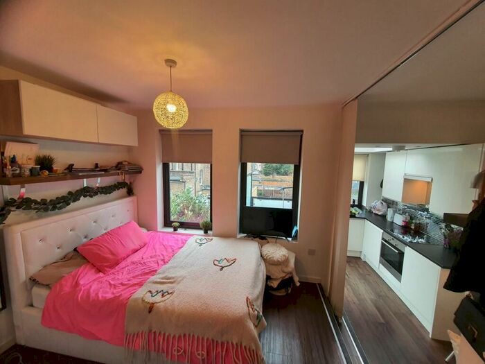 Studio To Rent In Hemstal Road, West Hampstead, NW6