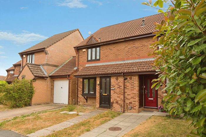 3 Bedroom Semi-Detached House For Sale In Lucerne Close, Cambridge, CB1