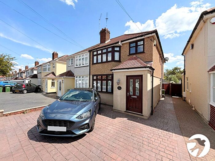 4 Bedroom Semi Detached House To Rent In Porthkerry Avenue, Welling, DA16