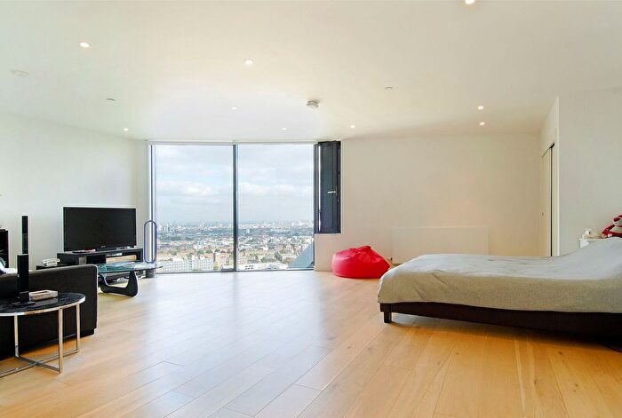 Studio To Rent In Walworth Road, Elephant And Castle, London, SE1