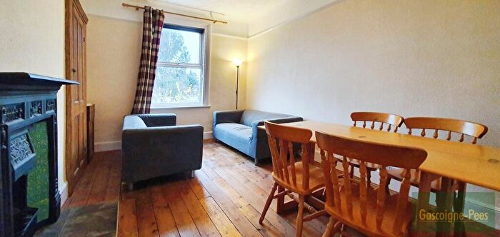 2 Bedroom Flat To Rent In Bridge Rd, Epsom, KT17