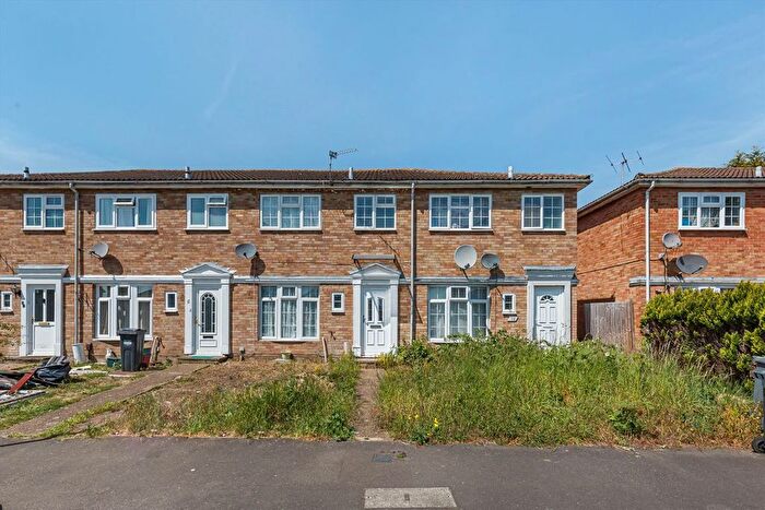 3 Bedroom Property To Rent In Brompton Close, Isleworth, TW4