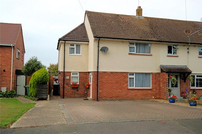 3 Bedroom End Of Terrace House For Sale In Castle Road, Southwick, Fareham, Hampshire, PO17