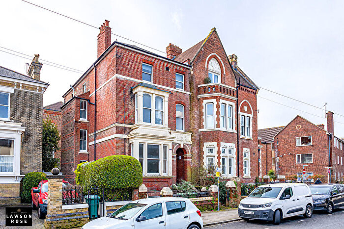 1 Bedroom Flat For Sale In Kent Road, Southsea, PO5