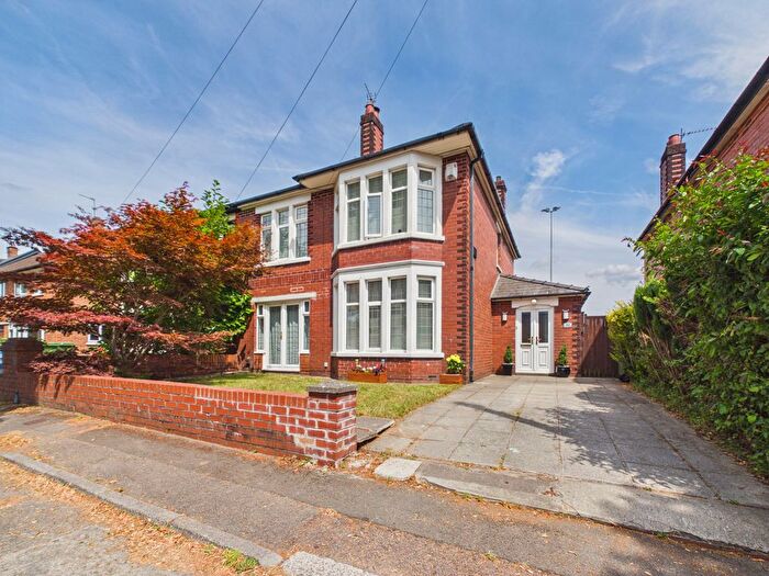 3 Bedroom Semi-detached House For Sale In Ash Grove, Whitchurch, Cardiff, CF14