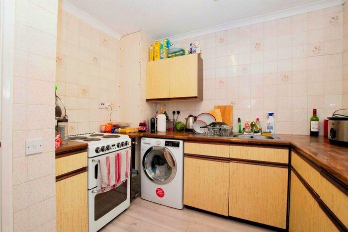 1 Bedroom Flat For Sale In Micheldever Road, Andover, SP10