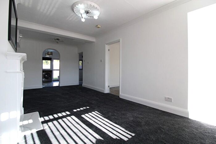 2 Bedroom Bungalow To Rent In Heybridge Road, CM4