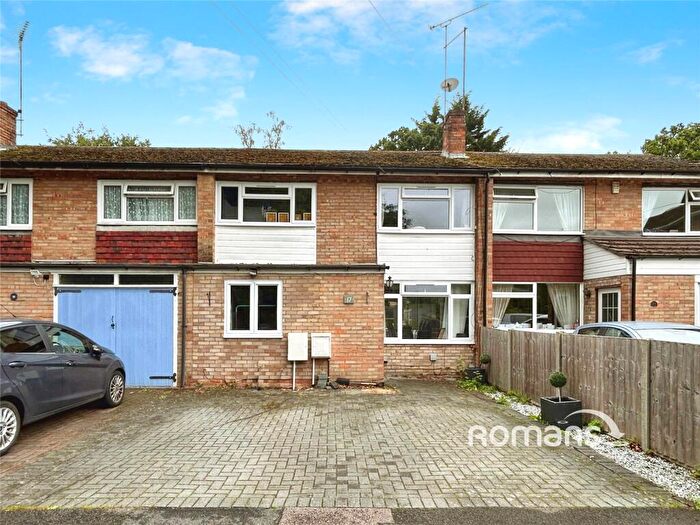 3 Bedroom Terraced House For Sale In The Glebe, Blackwater, Camberley, GU17