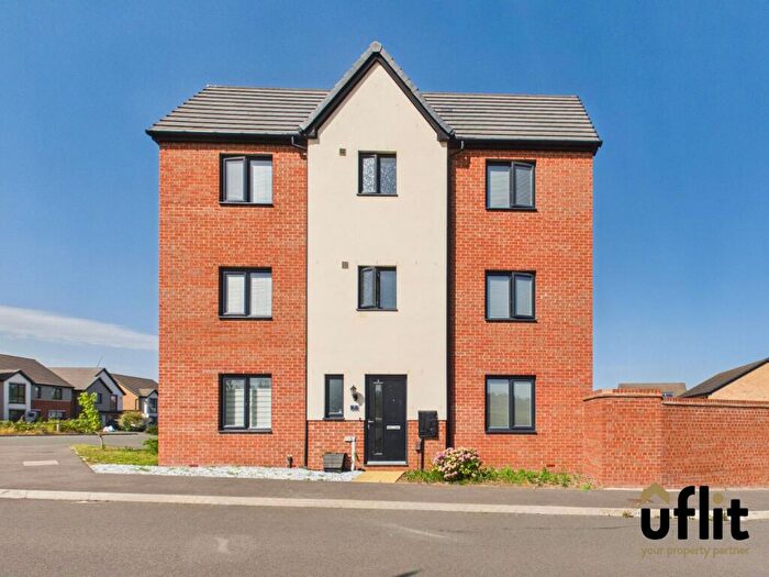 4 Bedroom Town House For Sale In Eyam Way, Waverley, Rotherham, S60