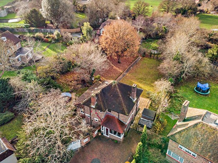 4 Bedroom Detached House For Sale In Kings Orchard, Eltham, London, SE9