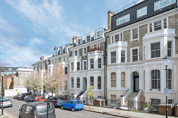 1 Bedroom Terraced House To Rent In Campden Hill Gardens, Campden Hill, W8