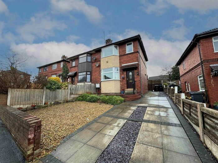 3 Bedroom Semi-Detached House To Rent In Priory Lane, Penwortham, PR1