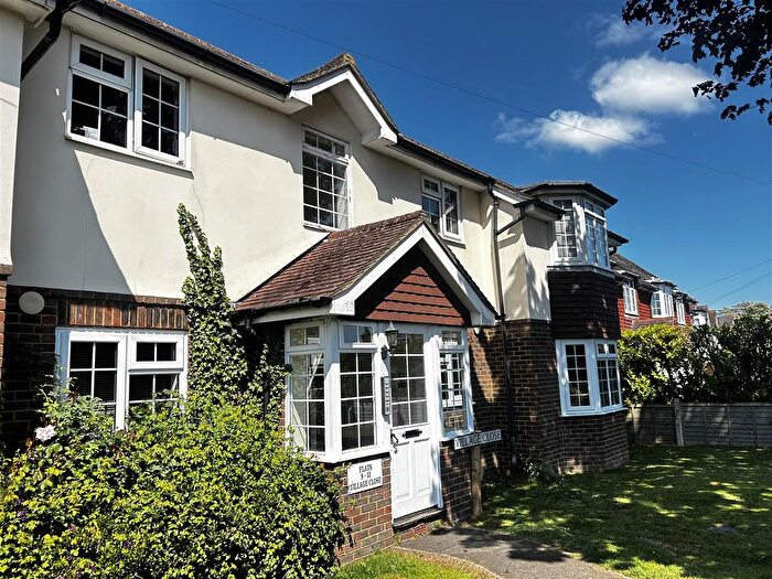 2 Bedroom Flat To Rent In Village Close, Bexhill-On-Sea, TN39