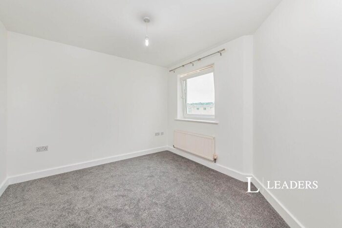 2 Bedroom Apartment To Rent In Reynolds Avenue, RH1