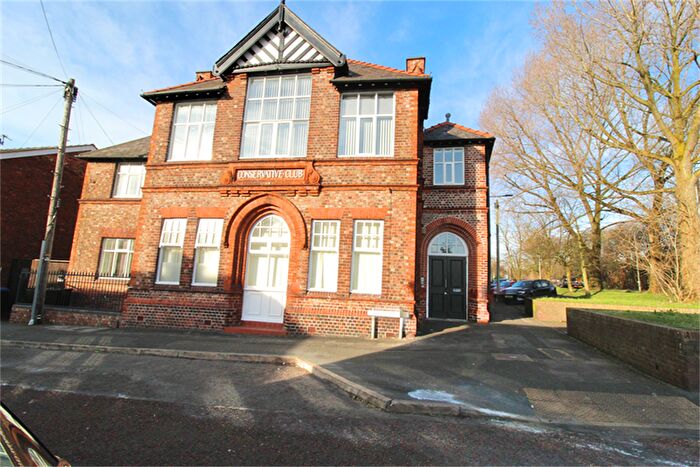 2 Bedroom Flat To Rent In Hapton Place, Stockport, SK4