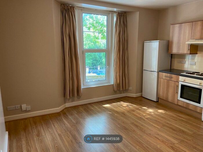 2 Bedroom Flat To Rent In Cheltenham Road, Bristol, BS6