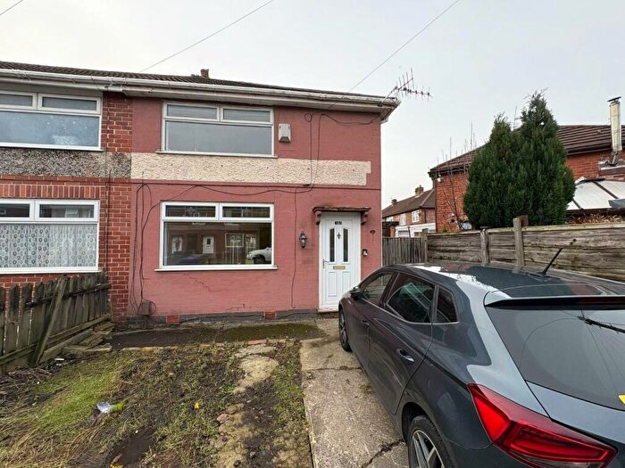2 Bedroom End Of Terrace House To Rent In Lyme Grove, Droylsden, Tameside, M43