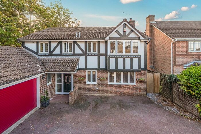 5 Bedroom Detached House For Sale In Topaz Grove, Waterlooville, PO7