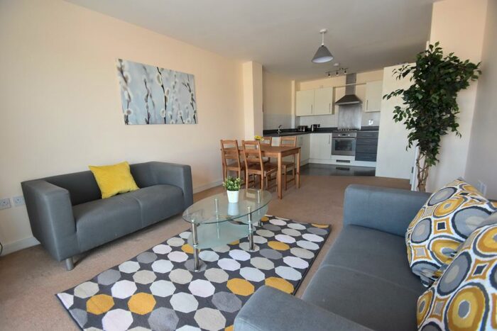 2 Bedroom Flat To Rent In Overstone Court, Cardiff Bay, CF10