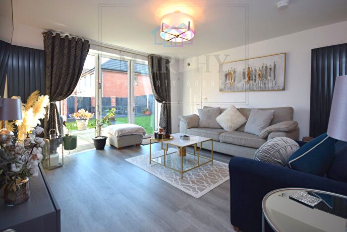 3 Bedroom Detached House For Sale In Park Hill Way, Wakefield, West Yorkshire, WF1