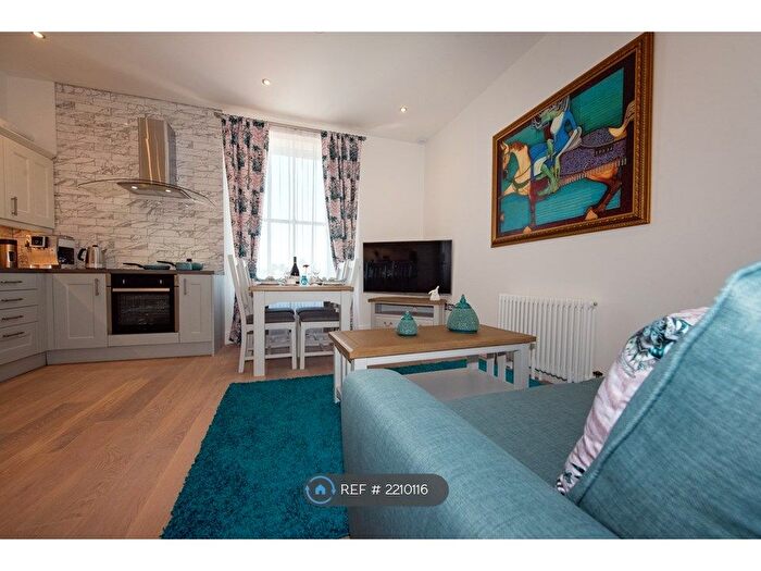 3 Bedroom Flat To Rent In Beechwood House, Headington, Oxford, OX3