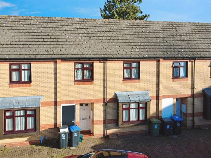 3 Bedroom Terraced House For Sale In Typleden Close, Hemel Hempstead, HP2