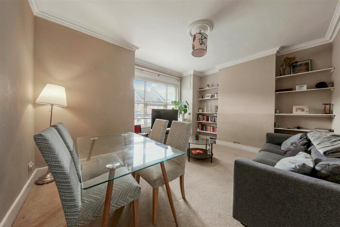1 Bedroom Flat For Sale In Felixstowe Road, Kensal Green, Lonon, NW10
