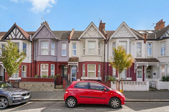 4 Bedroom Terraced House For Sale In Maybury Gardens, London, NW10
